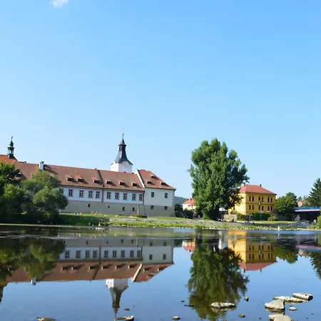 Luxusní stan U Berounky *